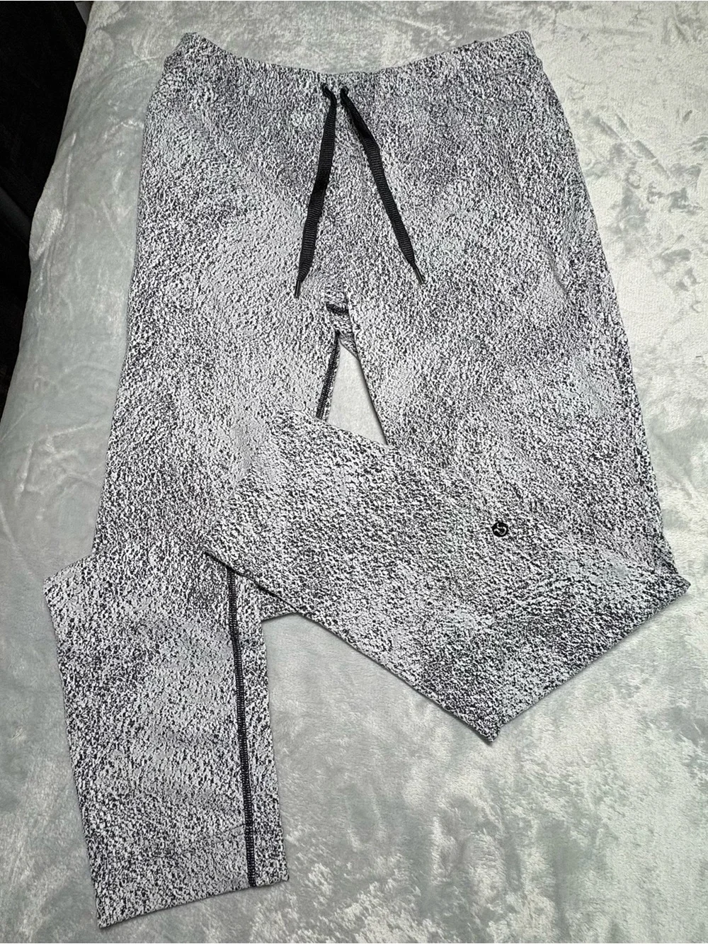 lululemon athletica Jet Pant Power Luxtreme Spray Jacquard White Black